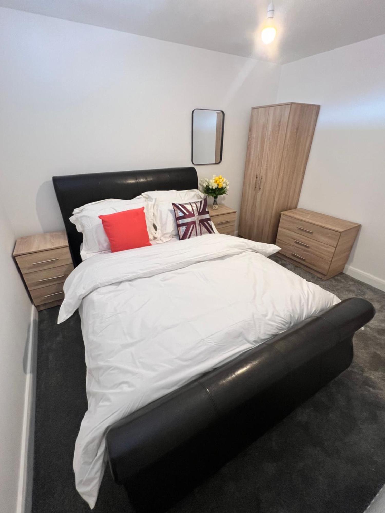 Flat 2 - Luxury Bolton City Centre Apartments Buitenkant foto