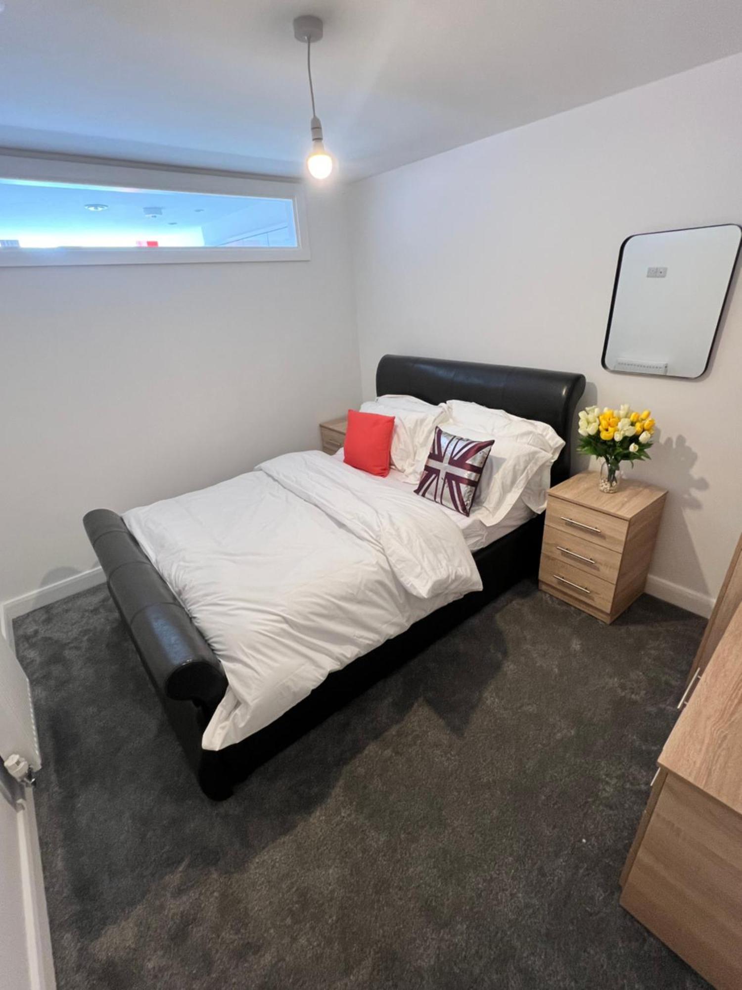 Flat 2 - Luxury Bolton City Centre Apartments Buitenkant foto